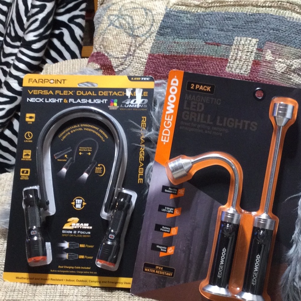 Versa Flex Dual Detachable Neck Light - Black
Plus Magnetic Grill Light, Nwt
